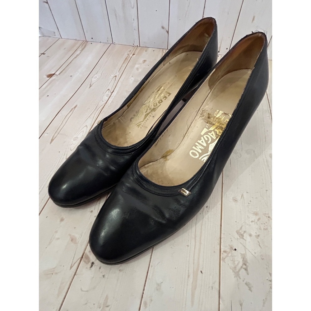 Salvatore Ferragamo Classic Black‎ Slip On Sz 8.5 4A Leather Shoes Italy
